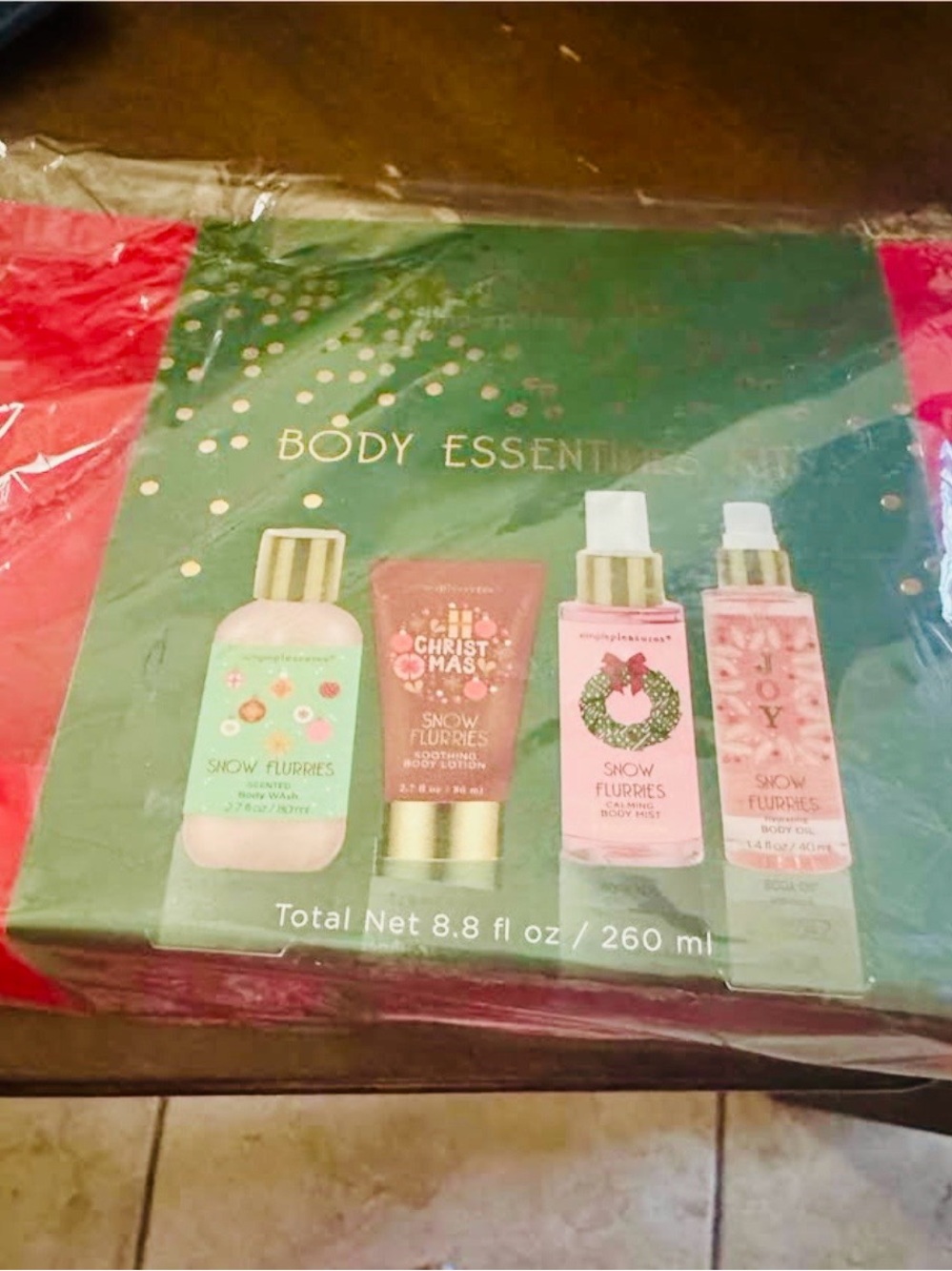 Essentials Snow Flurries Bath & Body Gift Set - Pink & Green